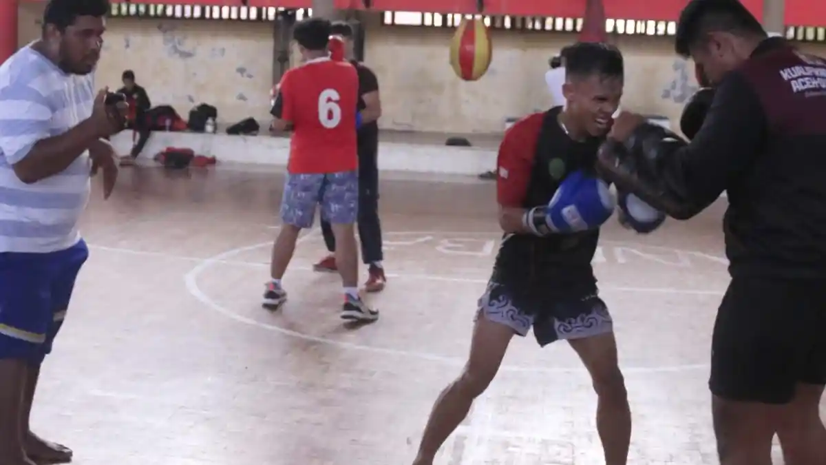 Cara Cepat Bakar Kalori Versi Pelatih Kickboxing Kaltim Ricky Asriel Refualu