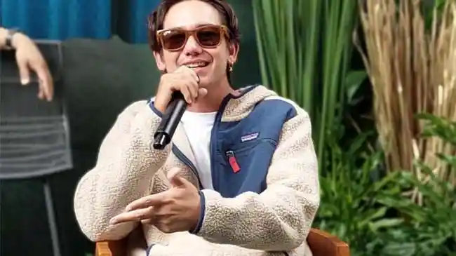 Sudah Bilang ke Istri, Adipati Dolken Tegaskan Profesionalisme Saat Lakoni Adegan Mesra