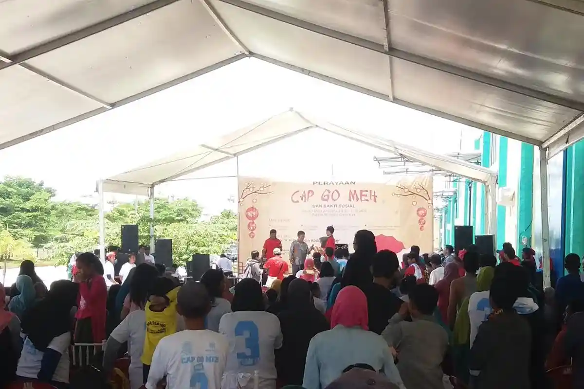 Rayakan Cap Go Meh, PT Jaya Karya Makassar Bagi 1.150 Paket Sembako