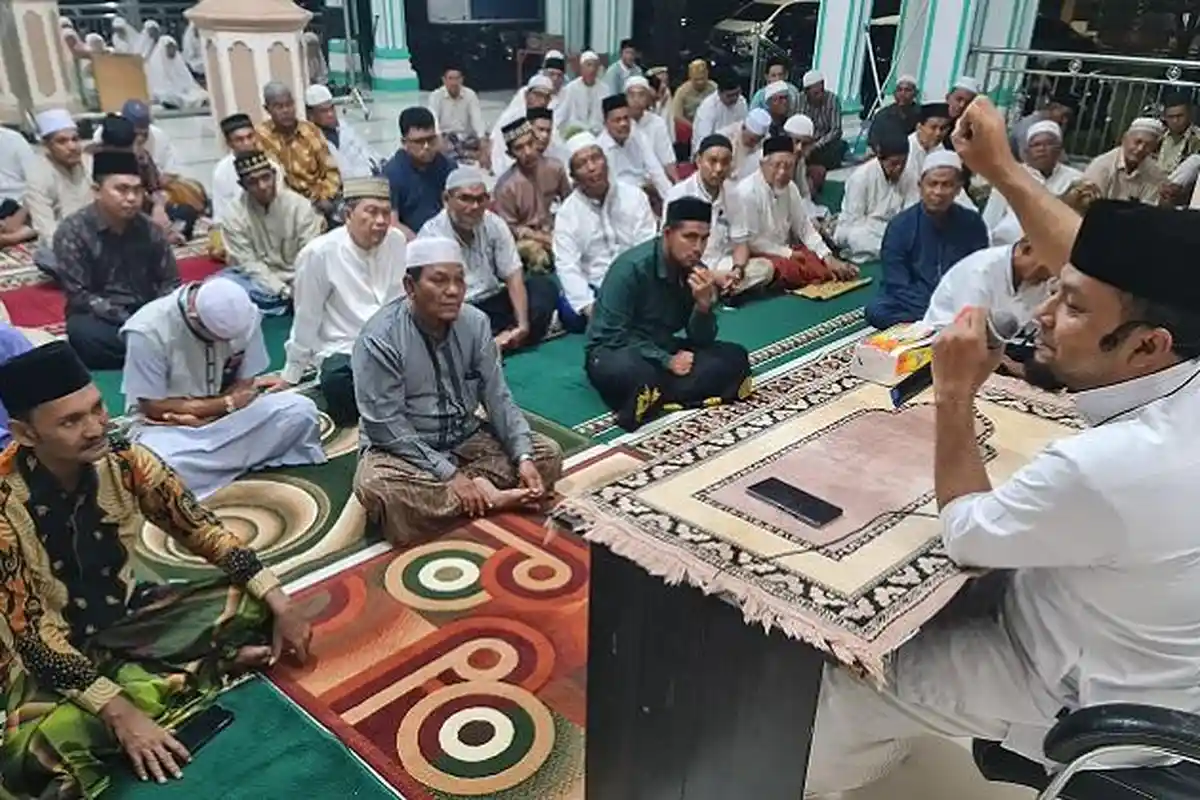 Ketua LPTQ Aceh Isi Tausiah Agama di Pidie, Shalat Berjamaah Simbol Kekuatan Muslim