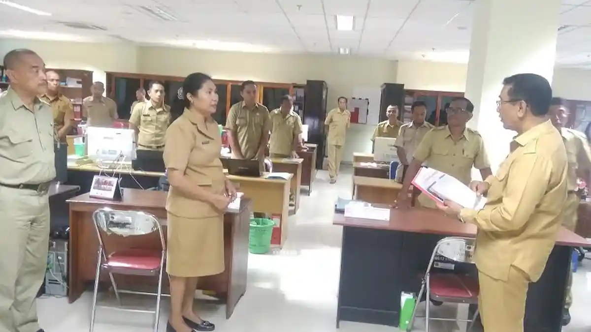 Hari Pertama Masuk Kantor, Tidak Ada Apel Gabungan di Kantor Gubernur NTT