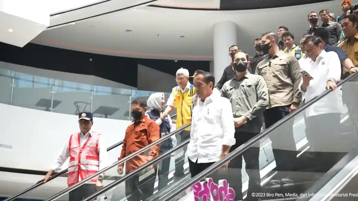 Tinjau Pelabuhan Merak, Presiden Pastikan Kesiapan Arus Mudik 2023