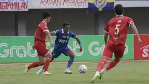 Diwarnai-Dua-Kartu-Merah-PSIM-Yogyakarta-Gagal-Petik-Poin-Penuh-dari-Semen-Padang-FC.jpg
