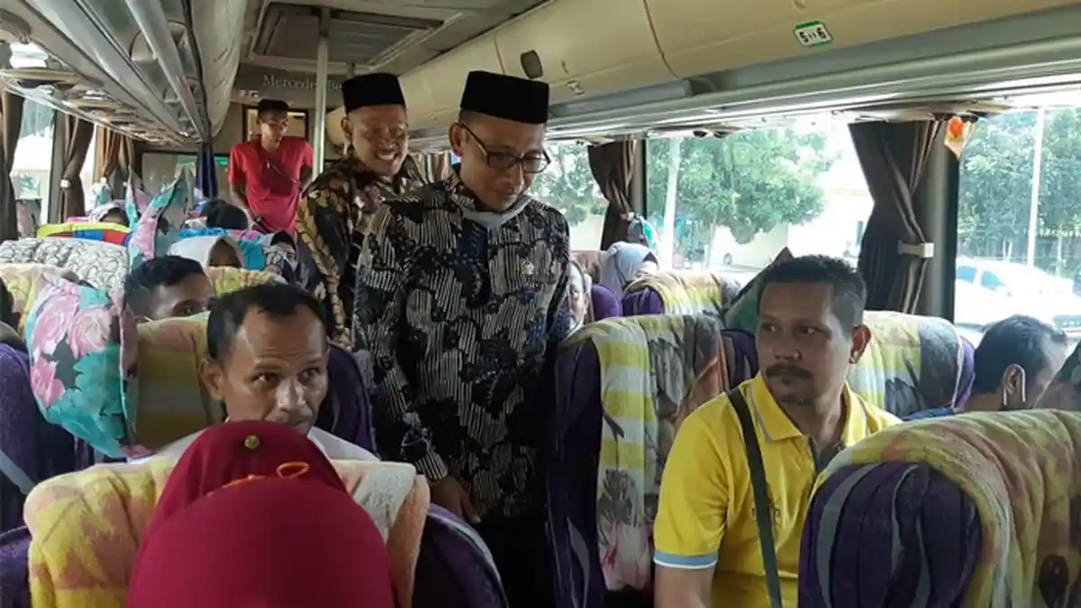Sewa Bus, Haji Uma Jemput 33 TKI Asal Aceh yang Dikarantina di Medan
