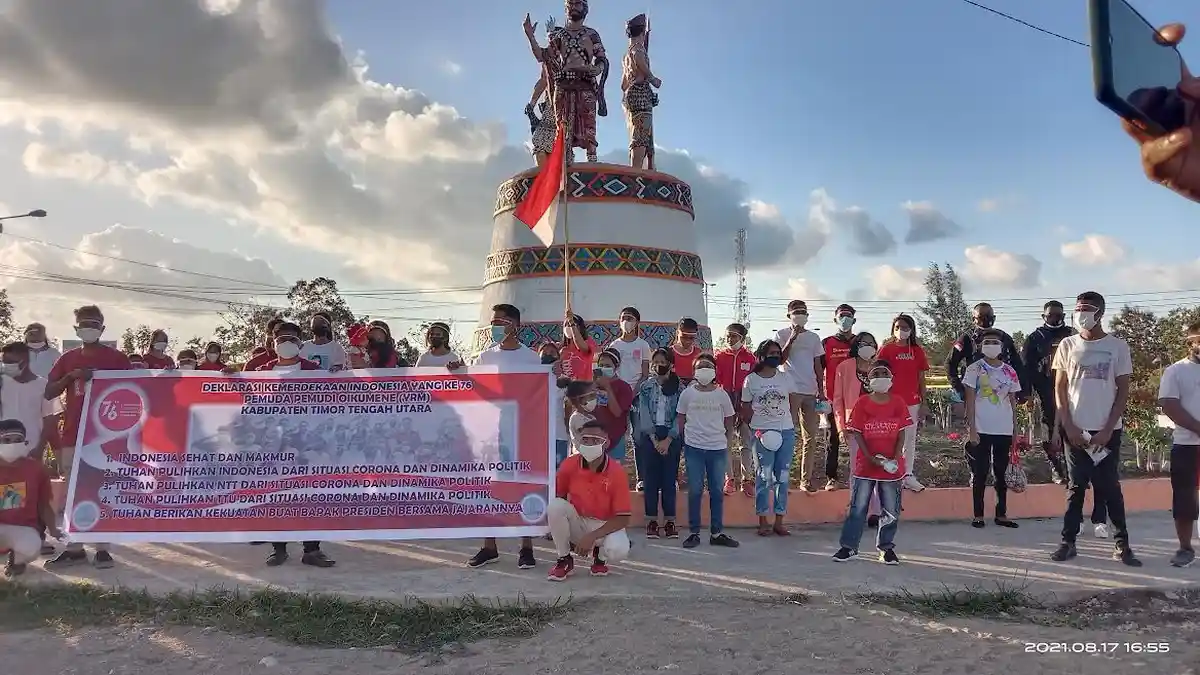 Rayakan HUT Kemerdekaan RI ke-76, Pemuda-Pemudi Oikumene YRM TTU Bagi Masker 