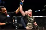 justin-gaethje-saat-merebut-gelar-interim-kelas-rin.jpg