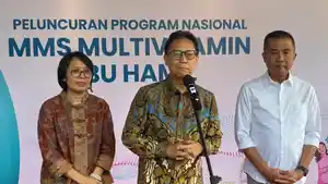 Menteri-Kesehatan-Budi-Gunadi-Sadikin-saat-memberikan-keterangan-di-SMAN-27.jpg