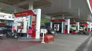 HARGA-BBM-Suasana-di-SPBU-Kairagi-Manado-Sabtu.jpg