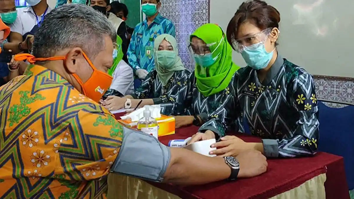 Bupati Kubu Raya Wacanakan Pemberian Vaksinasi pada Seluruh Kepala Desa
