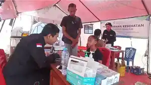 Suasana-pemeriksaan-kesehatan-oleh-petugas.jpg