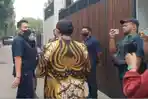Nikita Mirzani Digeruduk Polisi, Ogah Temui Anggota yang Masuk Paksa Rumahnya: Bapak Gak Ngantuk?