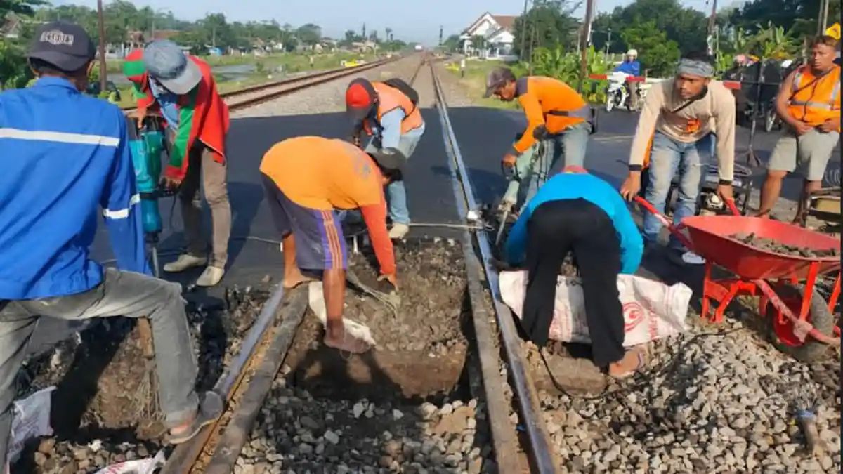 Ada 3 Titik Perlintasan Sebidang dalam Perbaikan, Pengguna Jalan Dihimbau Hati-hati
