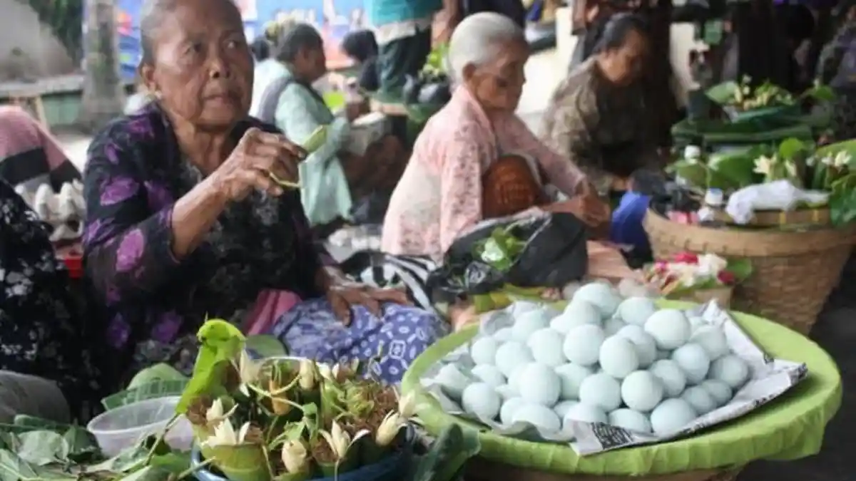 Kunyah Sirih saat Gamelan Ditabuh di Keraton Solo Bisa Bikin Awet Muda
