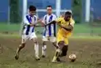 Abanda Herman Lewati Dua Pemain UMS