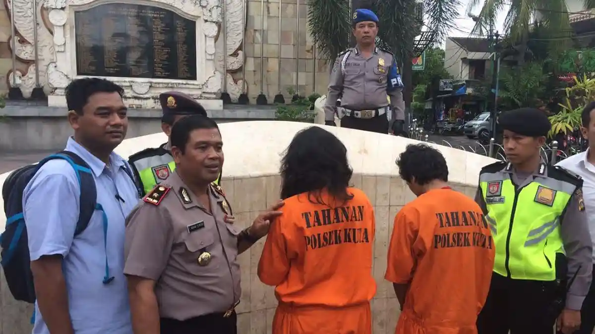 Menjambret Ponsel, Sepasang Kekasih Ini Masuk Bui