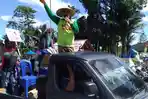 bakal-calon-wakil-bupati-luwu-utara-andi-sukma-ke-lokasi-deklarasi-menumpangi-pick-up.jpg