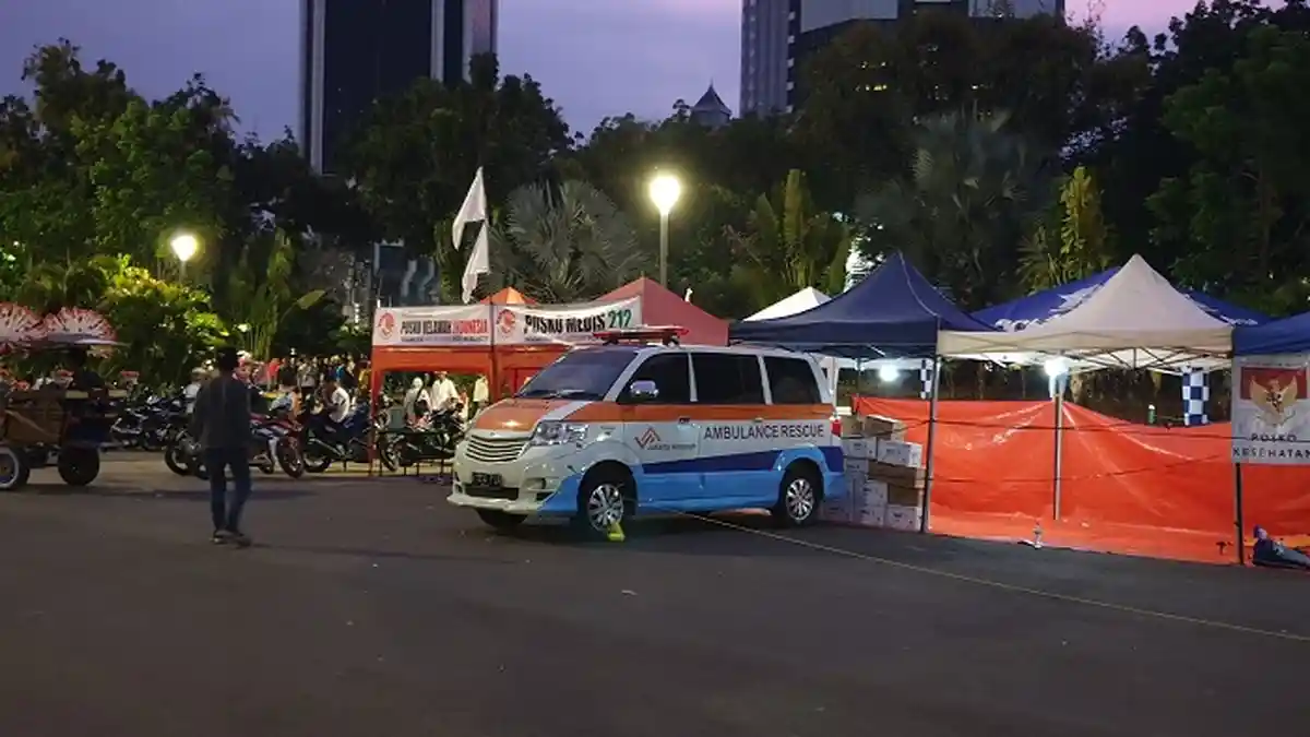 Jelang Reuni Akbar, Massa 212 Mulai Berdatangan ke Kawasan Monas