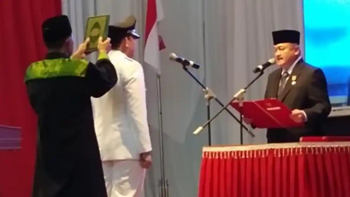 Gubernur Alex Noerdin Lantik Teddy Meilwansyah Sebagai PJ Bupati Muaraenim