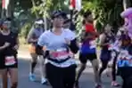 Dian Sastrowardoyo Ikuti Maybank Marathon Bali 2017