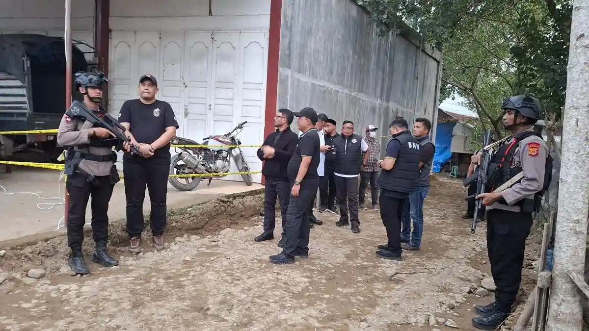 Polisi Bongkar Dua Ruko Diduga Pabrik Sabu di Pidie, Komisi III DPR RI ...