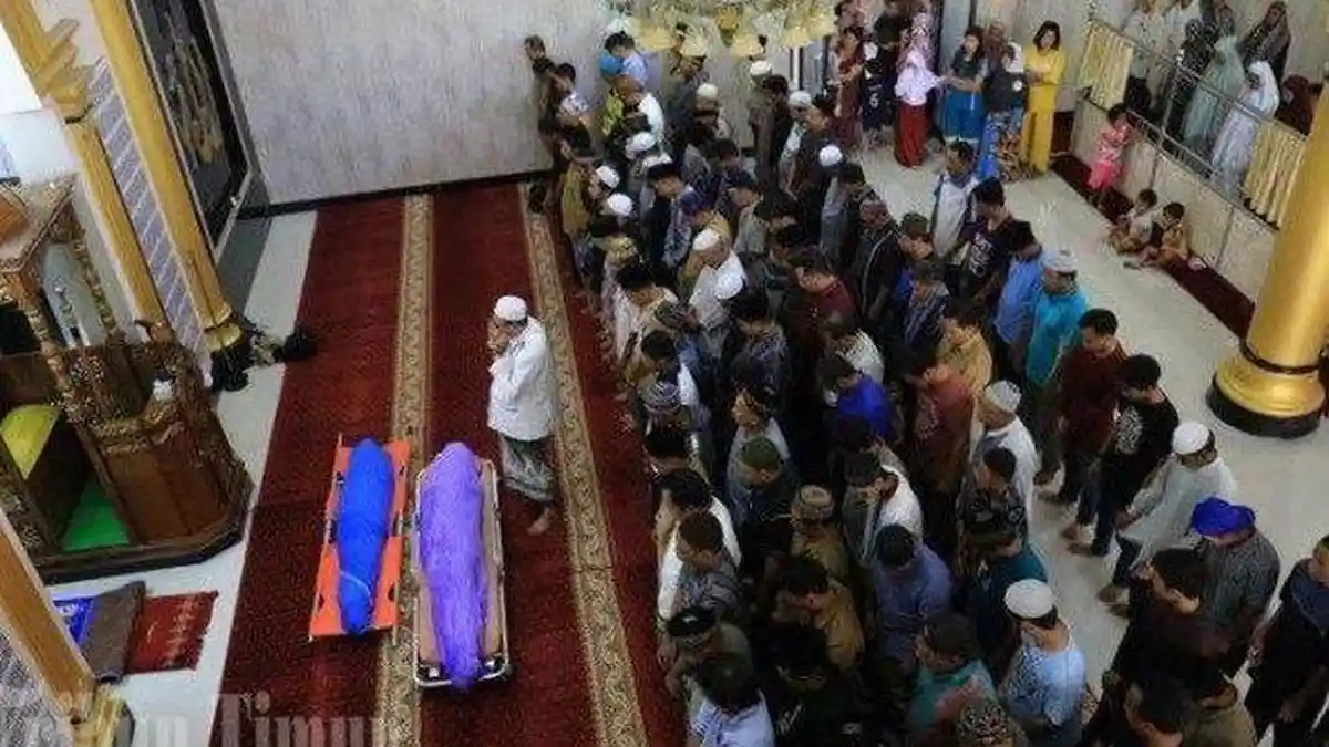 Cinta Sehidup Semati, Sepasang Kakek Nenek Meninggal di Hari yang Sama, Disalatkan Berdampingan