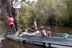 Tim Gabungan Aparat di Kecamatan Suhaid Pasang Papan Larangan dan Pemanfaatan Taman Nasional