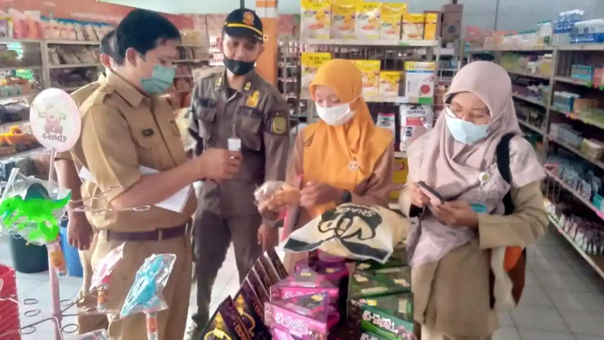Dinkes Bantul Sidak ke Toko Modern dan Temukan Produk Pangan Tak Layak Jual