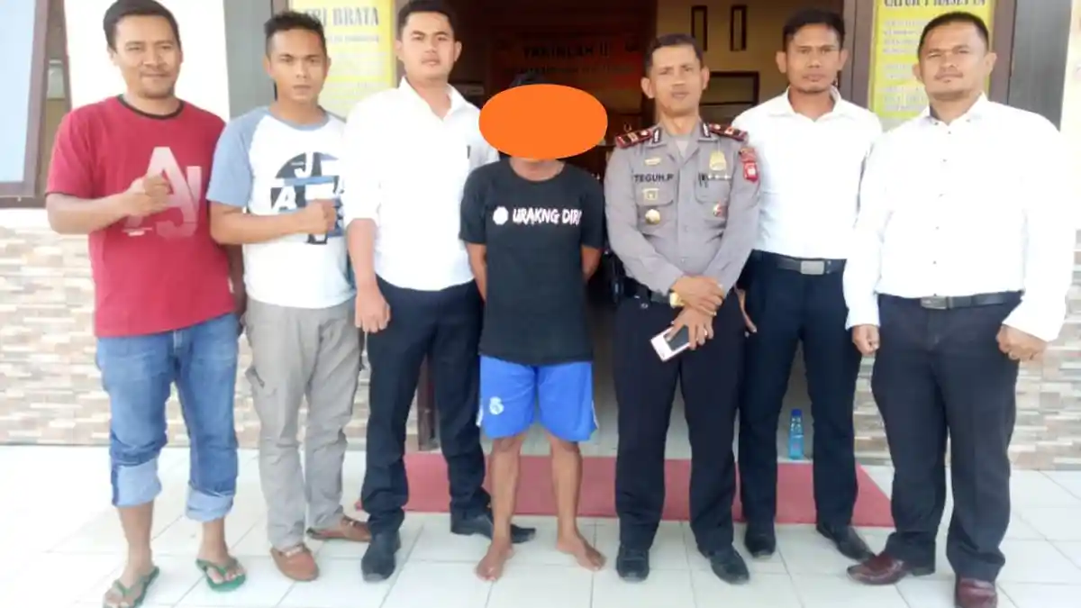 Polisi Tangkap Terduga Pengedar Narkoba Saat Terlelap di Rumah Warga