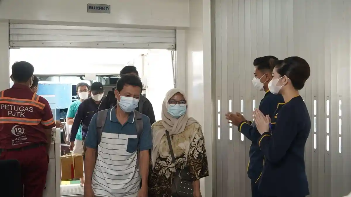 ASDP Genjot Kualitas SDM Pramugari di Kapal Ekspres Merak-Bakauheni