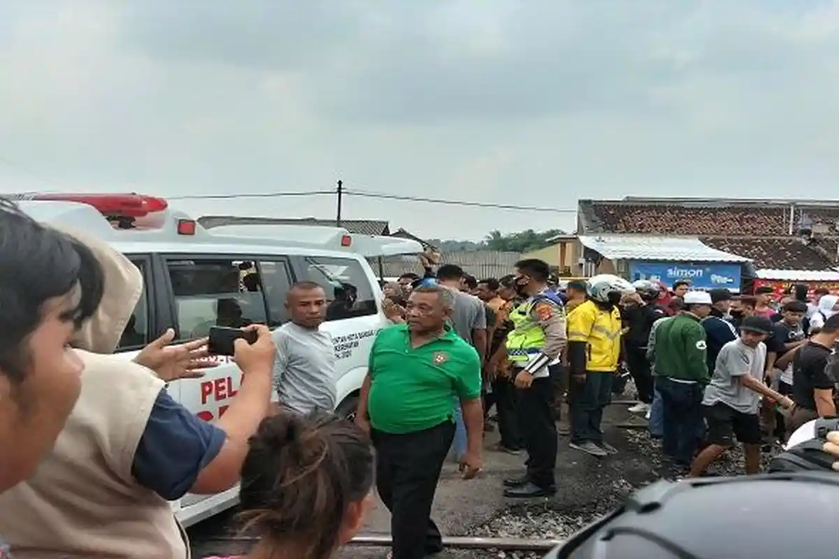 Diduga Asyik Pakai Earphone, Siswi SMP Tersambar Kereta Babaranjang di Lampung