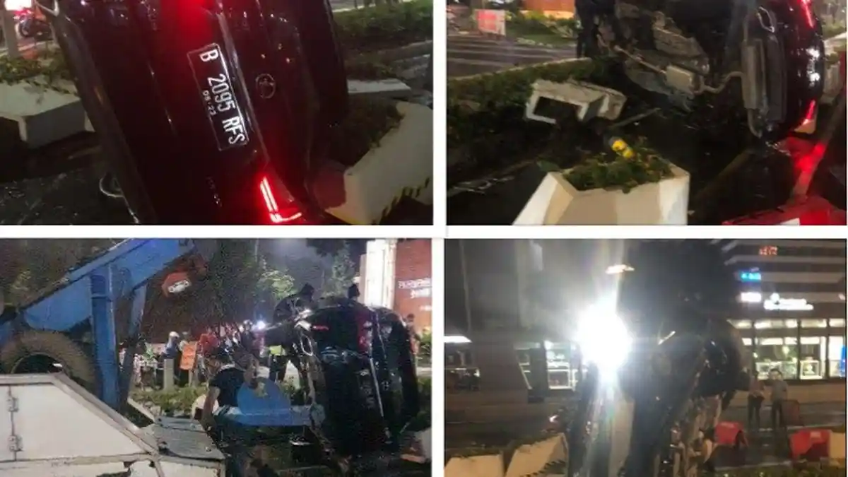 Kecelakaan Lexus RX Berpelat RFS Terguling Hingga Rusakkan Fasilitas Umum