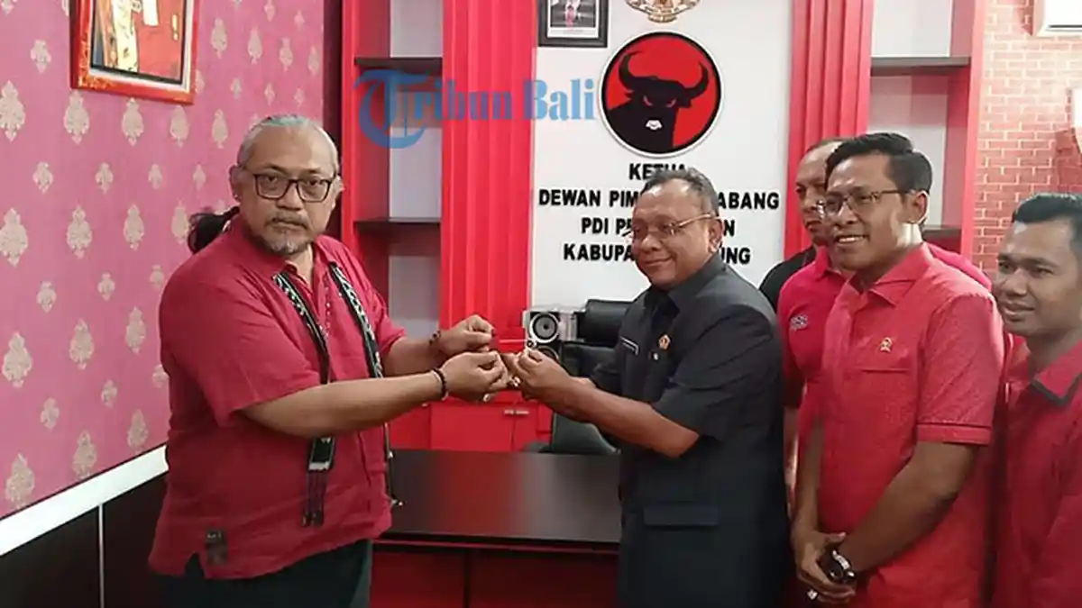 Sehari Mundur dari Golkar, Gus Pada Loncat ke Kandang Banteng, Tertarik Gebrakan Wayan Koster