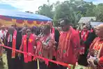 Bertepatan HUT ke-171 Pekabaran Injil, Bupati Karel Murafer Resmikan Gereja GKI Kanaan Sory