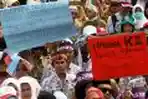 Ribuan Guru Honorer Lakukan Aksi Tuntut Pengangkatan PNS