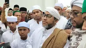 Al-Habib-Abdullah-bin-Jafar-Assegaf-adik-almarhum-Habib-Hasan.jpg