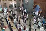 salat-gerhana-bulan-dimasjid-raya-at-taqwa-kota-cirebon-2652021.jpg