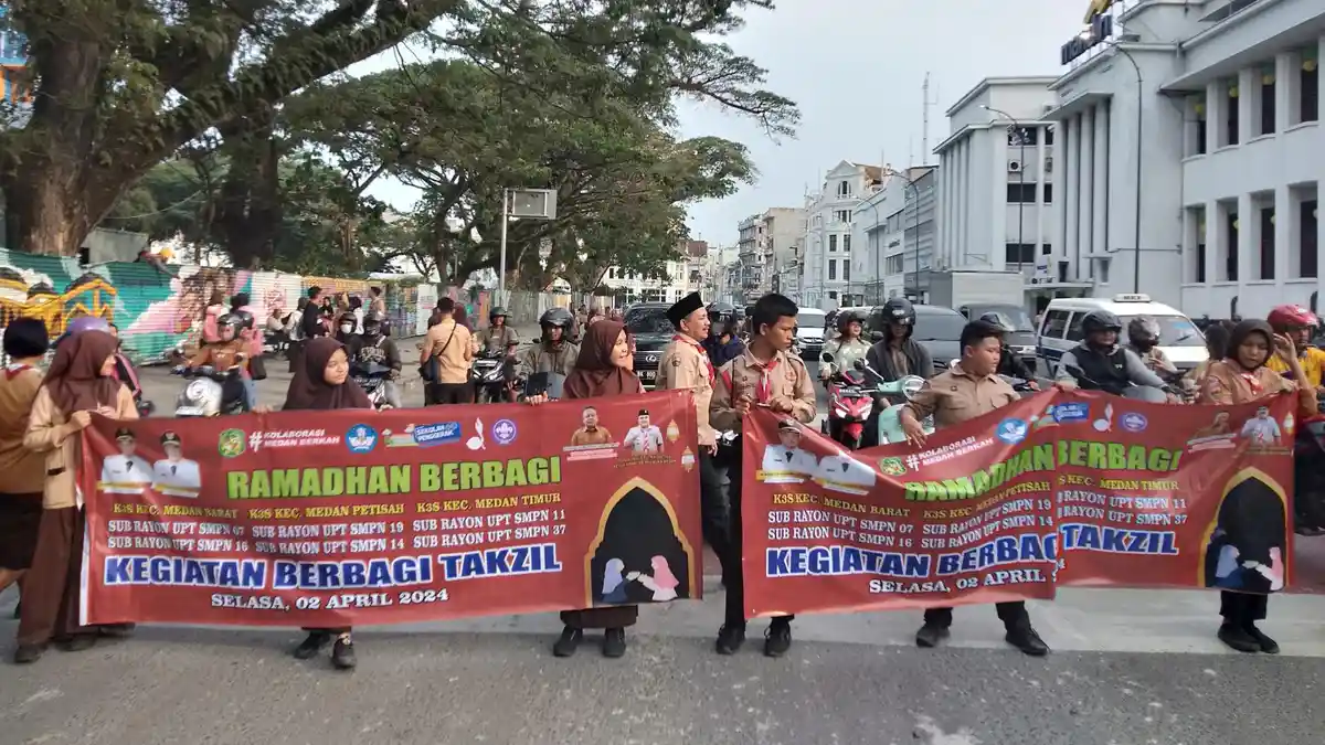 Pramuka Kwarcab Medan Bagi 12 Ribu Paket Berbuka Untuk Masyarakat
