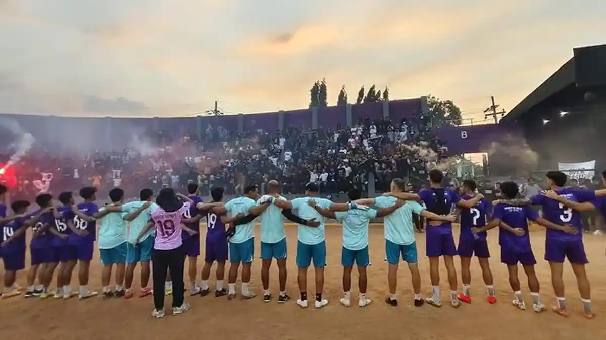Persikmania Banjiri Latihan Persik Kediri, Beri Suntikan Semangat Jelang Hadapi Arema FC