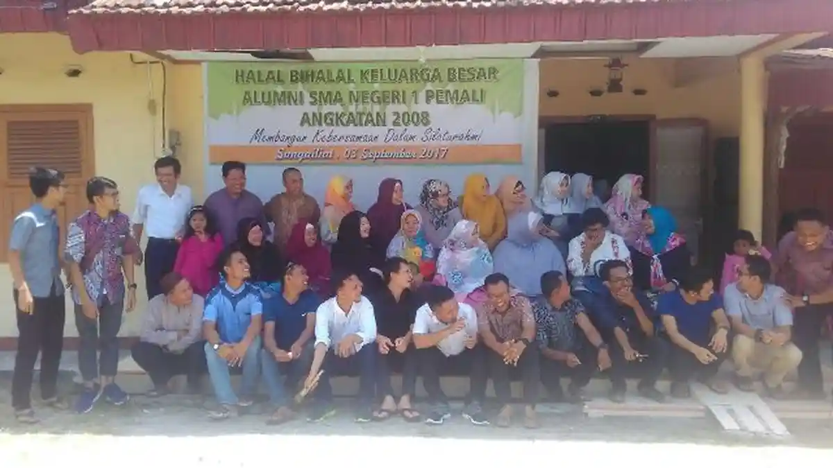 Kangen-kangenan Alumni SMAN 1 Pemali Setelah Sekian Tahun Tak Bertemu