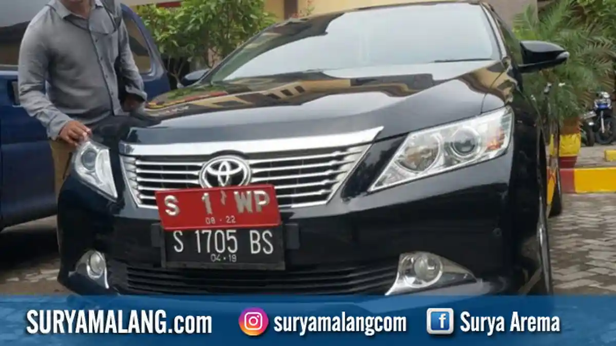 Mobil Dinas Bupati Jombang Terparkir di Markas Polres, Ada Apa?