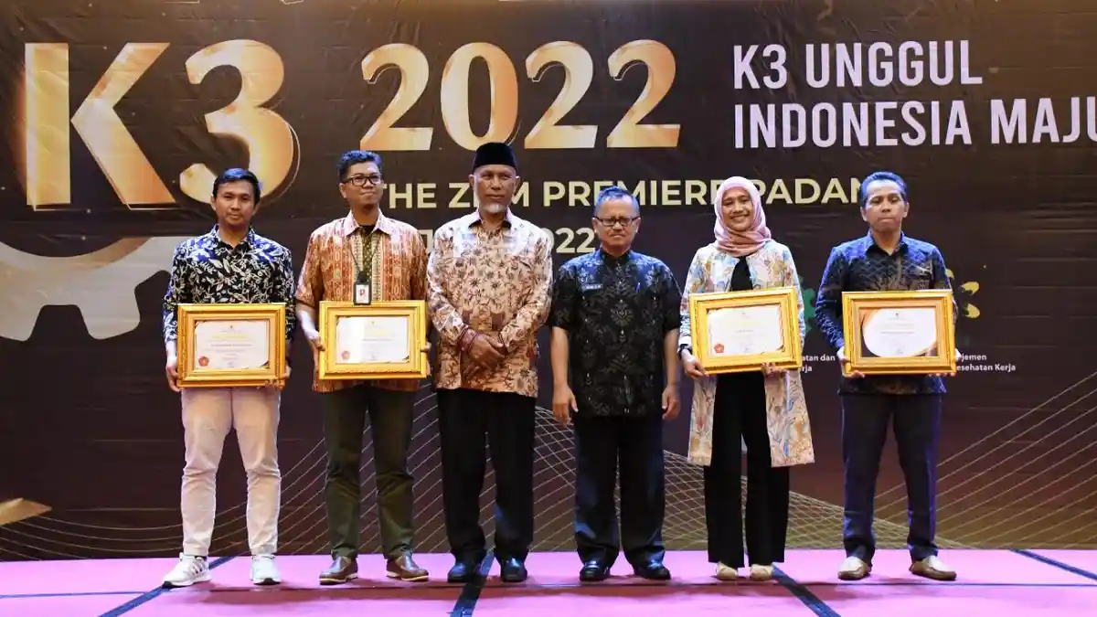 PT Semen Padang Raih 2 Penghargaan dari Kemnaker RI, dan Gubernur Sumbar