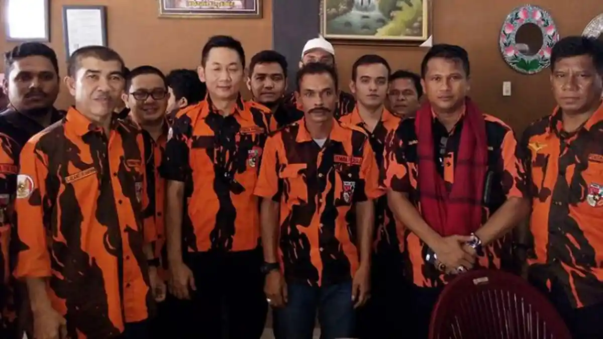 Din Minimi dan Raja Rimba Kenakan Seragam Pemuda Pancasila