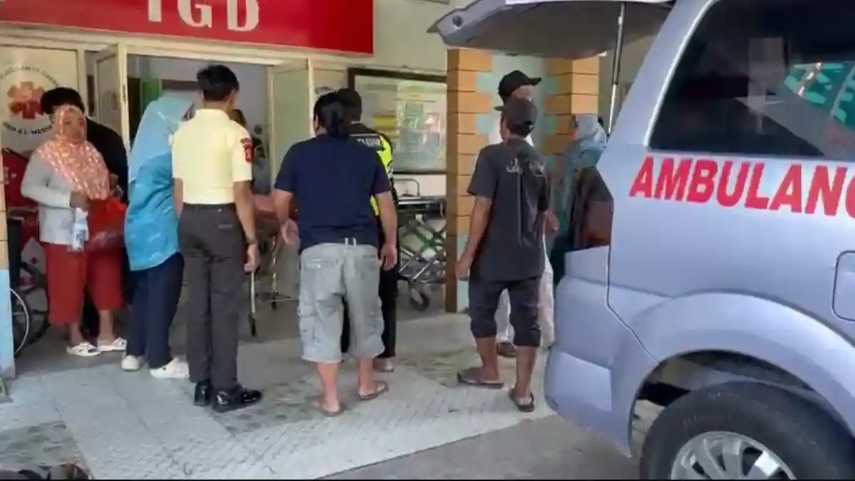 Ayah-Anak Tewas Tertabrak Mobil Panther di Sampoddo Palopo, Sempat Dirawat di RS At-Medika