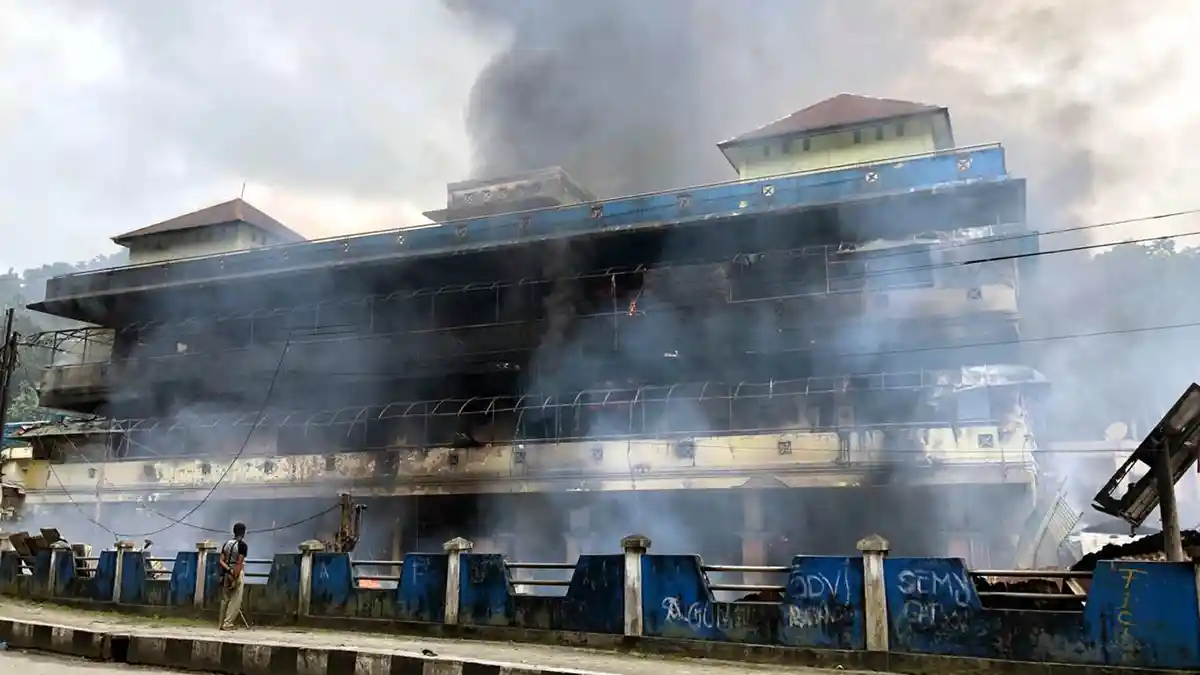 Kerusuhan di Fakfak dan Timika, Dipicu Bendera Bintang Kejora Hingga Pesan Jokowi