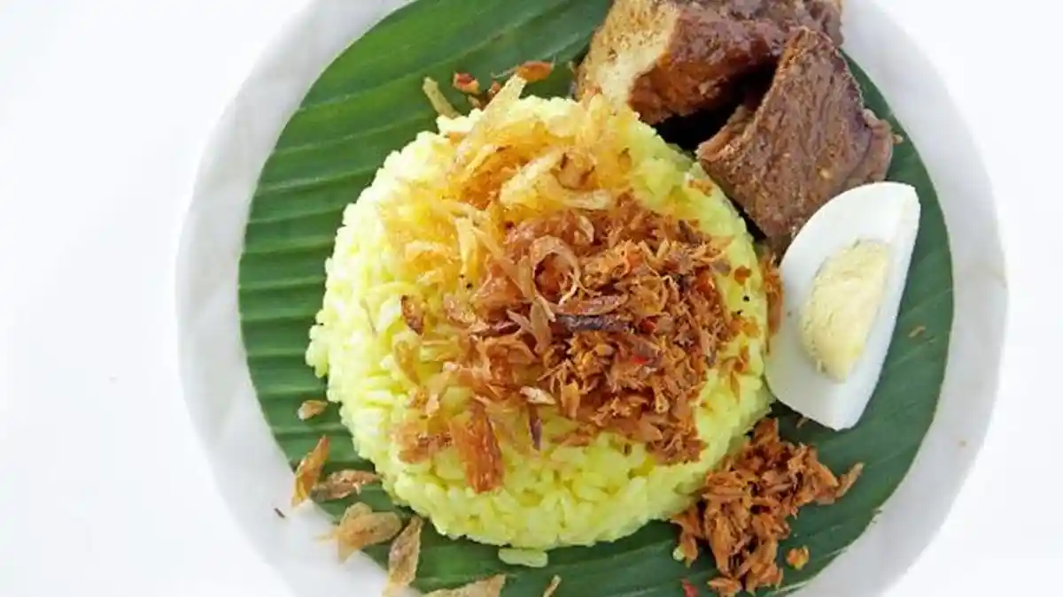 Resep Nasi Kuning Bungkus Daun, Menu Spesial yang Dapat Dijadikan Bekal Saat Liburan