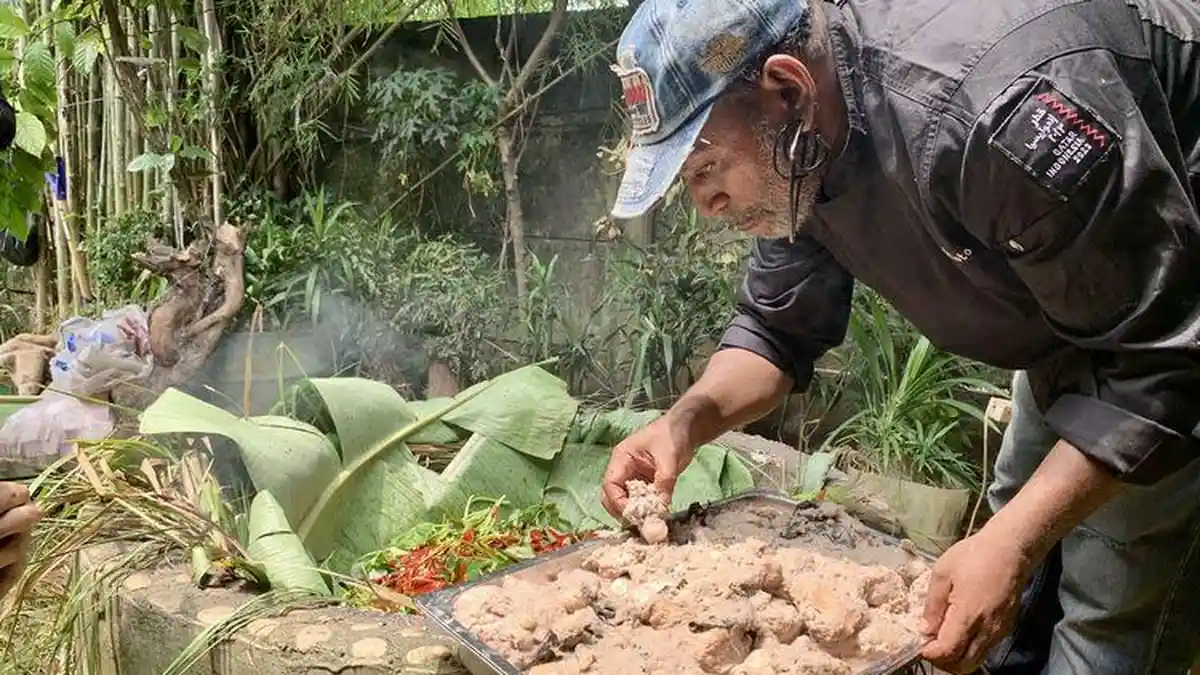 Mengenal Tradisi Bubigi: Spirit Komunal di Balik Ritual Memasak Paling Purba di Tanah Papua