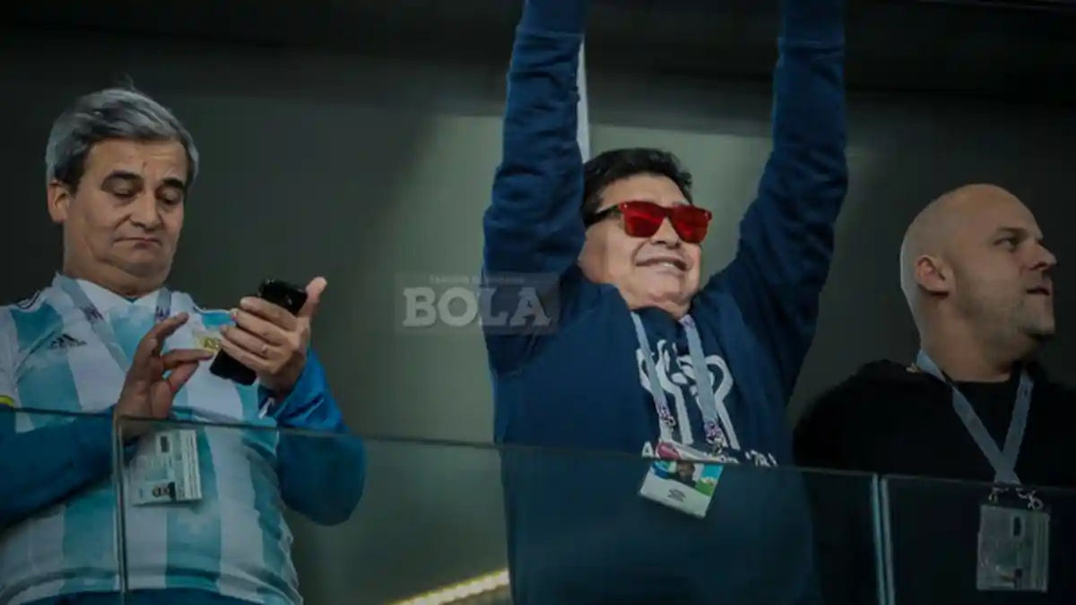 Alami Perdarahan Dalam Perut, Diego Maradona Dirawat di Rumah Sakit