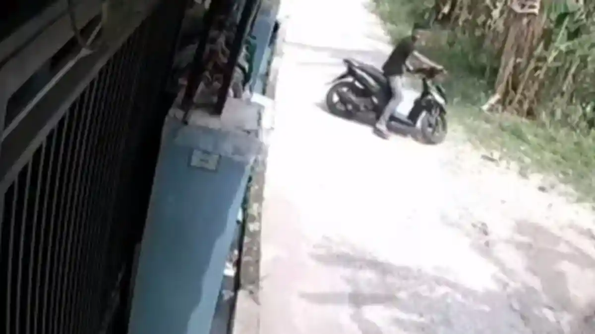 Rekaman CCTV Ungkap Pemuda Culik Bocah SD, Korban Dibonceng Naik Motor