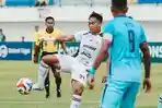 Aksi-gelandang-PSS-Sleman-Muhammad-Tahir-saat-melawan-Persela-Lamongan-di-Liga-2.jpg