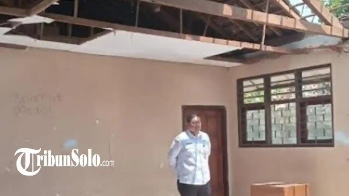 Disdikbud Sukoharjo Usulkan Perbaikan 2 Kelas di SDN Ngasinan IV Sukoharjo yang Ambrol